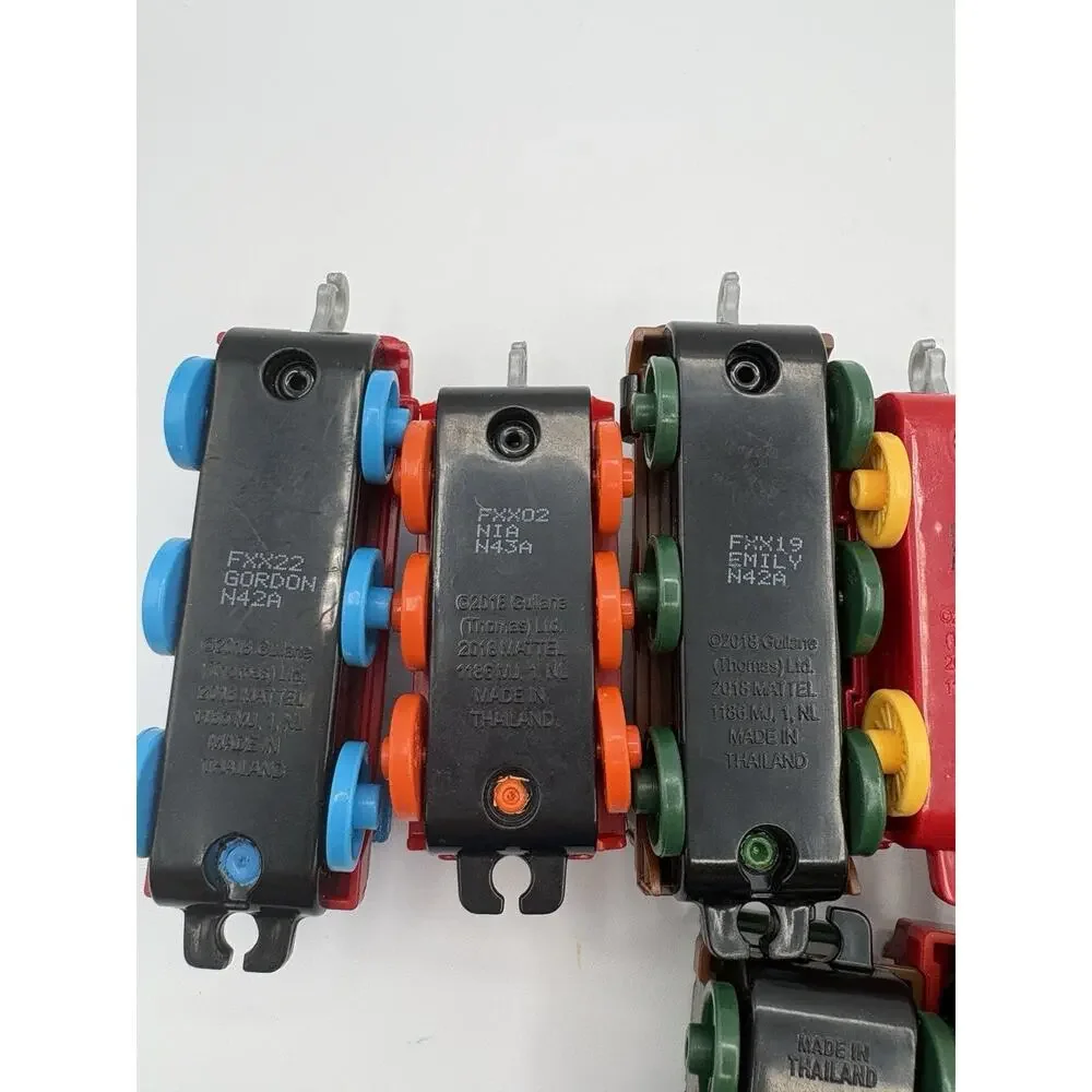 Thomas The Train and Friends Diecast Push Along Trains Carts Lot of 8 Multicolor